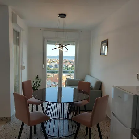 Guest House Renata 2 *