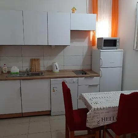 Guest House Renata 2 *